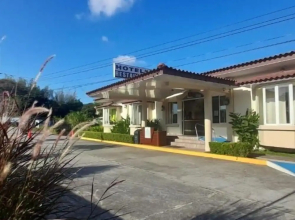 Mi Casa Asi de Grande