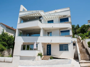 3 Bedroom 3 Bathroom Pool ,ivy House Montenegro