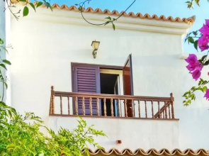 Well Maintained House in Chayofa With Pool