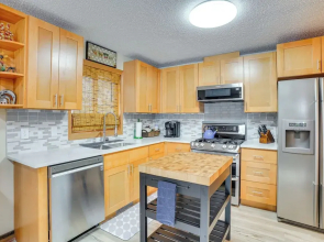 Charming Savage Home w/ Yard: 18 Mi to Minneapolis