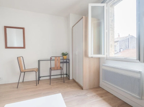 Studio With a Courtyard Place Gambetta