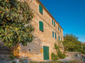 Holiday House Mirna Lozisca