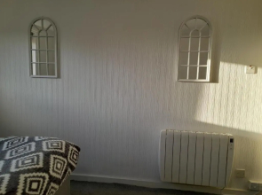 Whole Apartment With Balcony, Breakfast & Parking