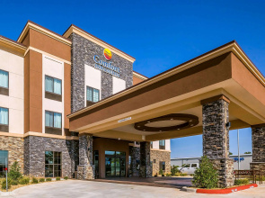 Comfort Inn & Suites Moore - Oklahoma City