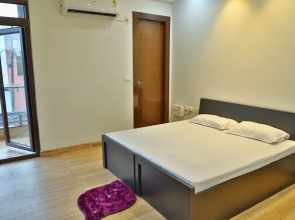 Shivoham Yoga Retreat - Spacious and Fully Equipped Apartment in Tranquil Area