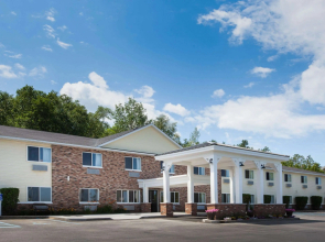 AmericInn by Wyndham Petoskey