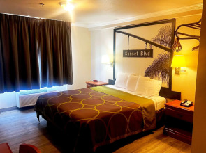 Super 8 by Wyndham Hollywood/LA Area