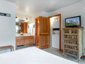 Greyhawk at Deer Valley Resort - Two Bedroom Condo with Hot Tub #12 2 Condo