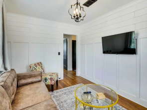 Cozy Starkville Apartment: Walk to Main Street!