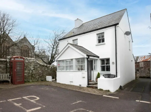 Pippin Cottage - Character Cottage With the Spirit of the sea