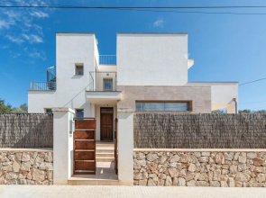 GARLANDA 1 - Modern villa with private pool near paradisaical beach. Free WIFI.