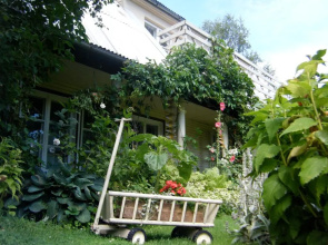 Kaju Guesthouses