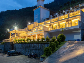 Bhotekoshi Heli Resort and Spa