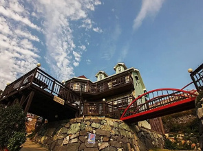 Geojedo Twin Castle Pension