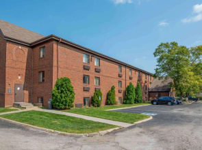 Suburban Studios Indianapolis Northwest - College Parks