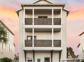 Miramar Dream House Fully Stocked Home w Pool Hot Tub Near Beach