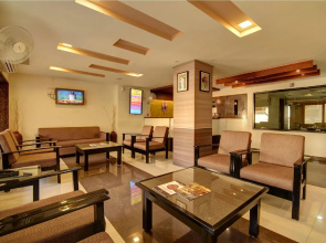 Hotel Savshanti Towers