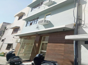 OYO Flagship 14468 Hotel Divine Ganges