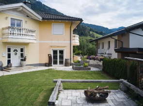 Comfortable Holiday Home in Goldegg - Weng with Whirlpool