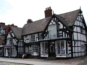 Cosy House In Lovely Market Town