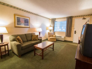 莱瑟姆戴斯套房酒店/北阿尔巴尼(Albany Airport Hotel)