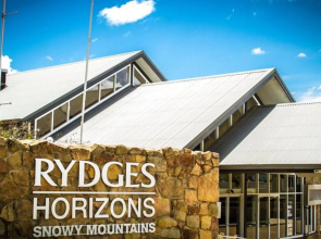 Horizons Lake Jindabyne