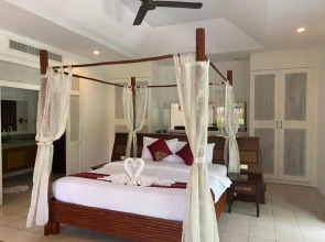 Villa Raya Private Pool Villas Resort