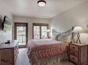 Tyra Riverbend 213 - 3 Br Condo