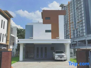 Templer Park Luxurious  Villa