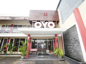 Hotel O Siwalankerto Near Surabaya Carnival
