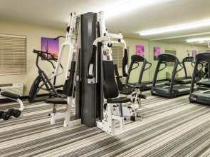 Sonesta Simply Suites Las Vegas Convention Center