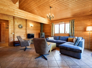 Garden-View Bungalow in Holten near Forest
