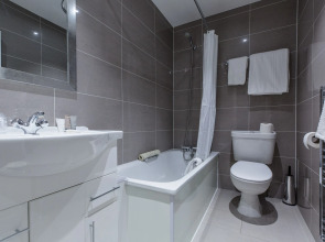 Kensington Gardens Hotel