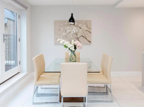 Stunning Central Windsor Town House