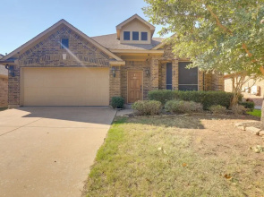 6 Mi to Dtwn Mansfield! Family Getaway w/ Patio