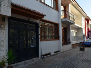 Old Town Deluxe Flats