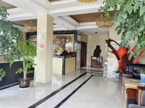 Zhuyuan Village Business Hotel