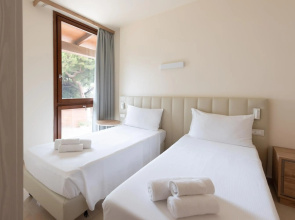 Canado Club Family Village