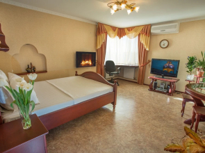 Royal Suite near Lake
