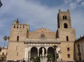 3 bedrooms house at Campofelice di Roccella 150 m away from the beach with shared pool jacuzzi and enclosed garden