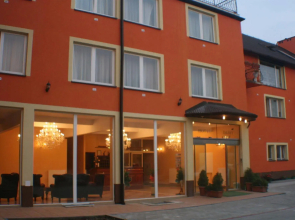 Hotel Daisy Budget