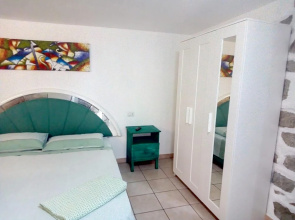 Apartment With one Bedroom in Bari Sardo, With Wonderful Mountain View