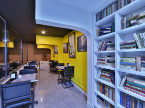 iO Hotel
