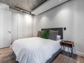 504 The Signature, De Waterkant