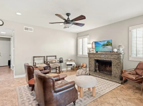 Near ONT Spacious 4BR Family Retreat Safe Area