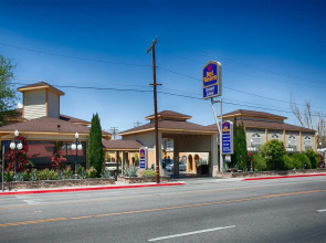 Best Western Plus Bishop Holiday Spa Lodge