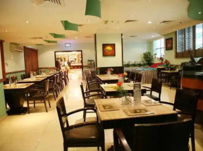 Grand Midwest Hotel Apartment In Bur Dubai