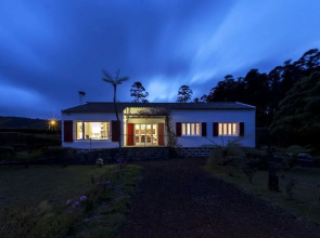 Sete Cidades Lake Lodge