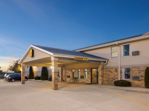 Super 8 by Wyndham Mattoon