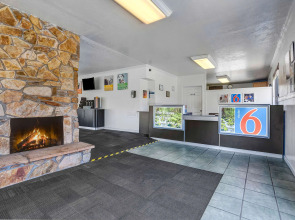 Motel 6 Fort Bragg, CA